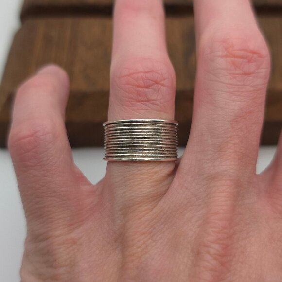 Size 6.25 925 Sterling Silver Cool Lined Wide Simple Ring - Picture 1 of 6